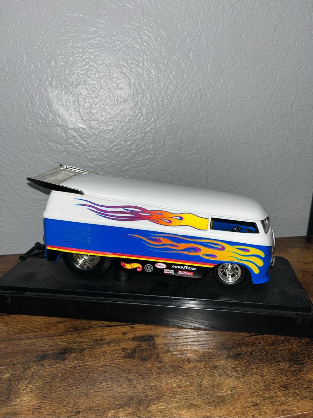 Hot Wheels VW drag bus Collectibles Customized 1999 1:18 scale.